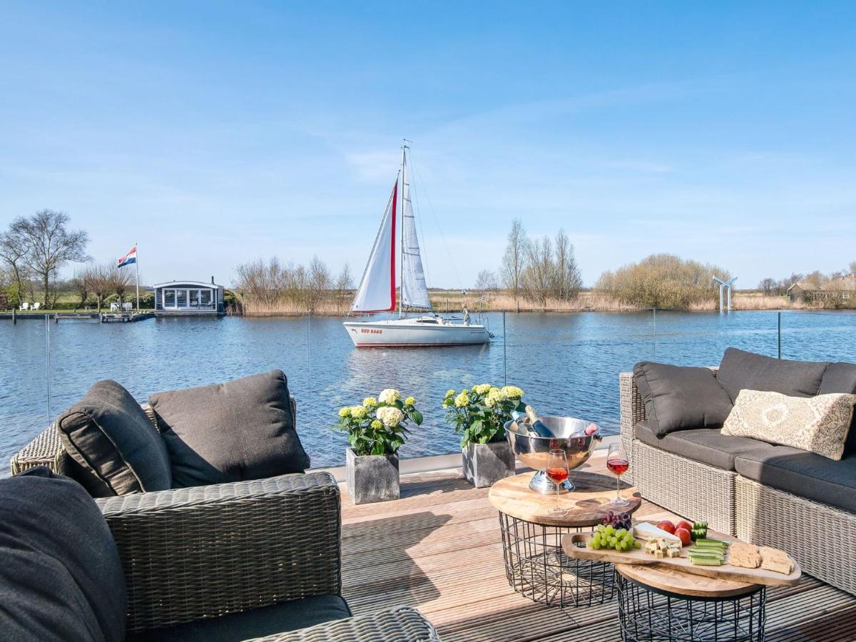 Very Spacious 8-Person Holiday Home In Friesland With Three Bedrooms De Veenhoop Exteriér fotografie